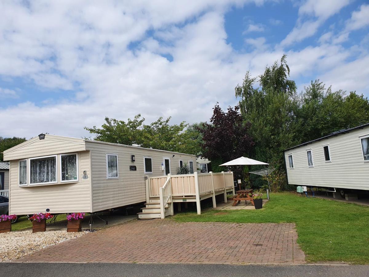 Relaxing Breaks With Hot Tub At Tattershal Lakes 3 Bedroom Tattershall Exterior foto